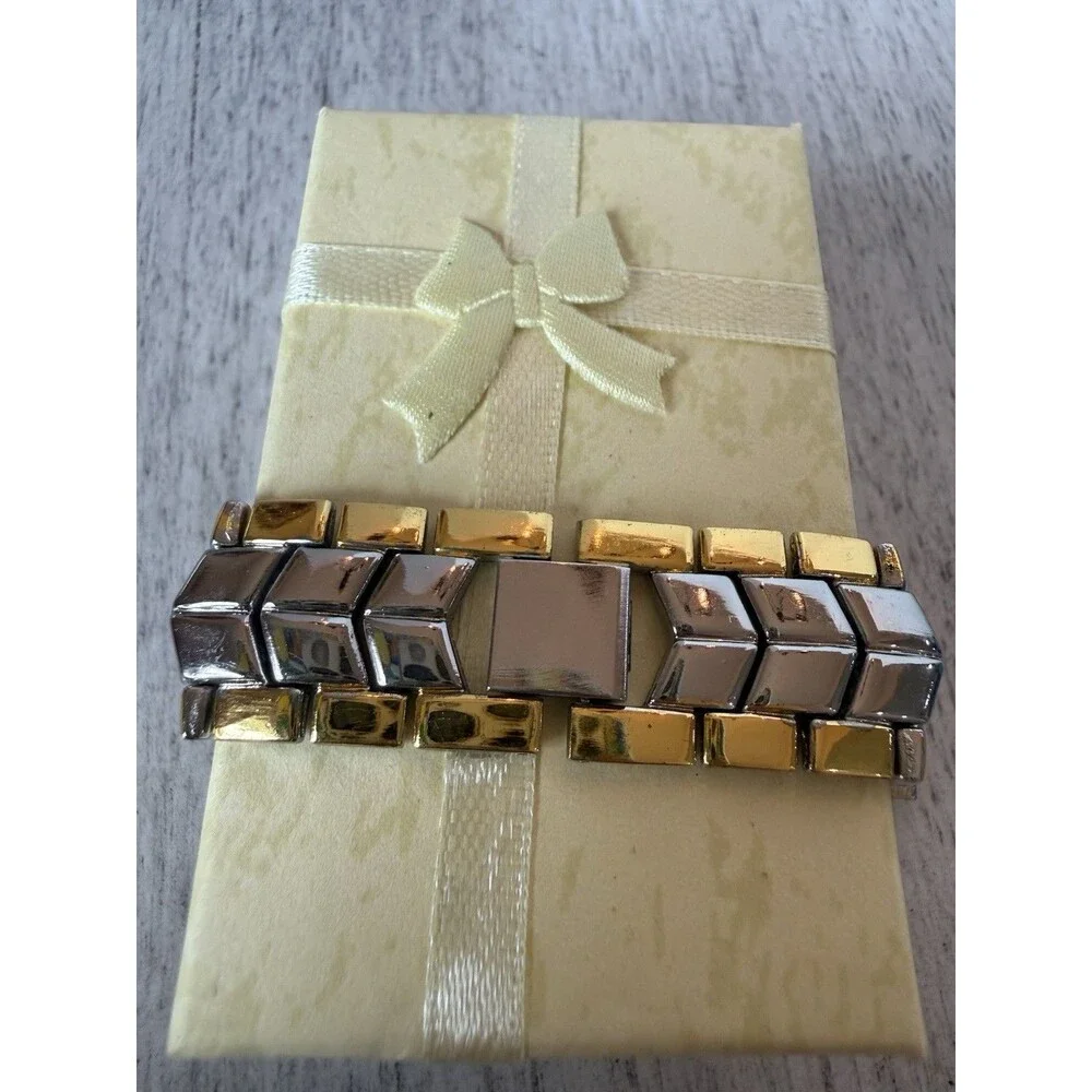 Geneva Quartz Watch Two-Tone Gold Silver Link Bracelet W/New Battery Working SS
